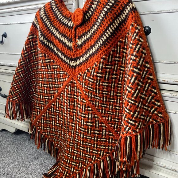 SOLD Vintage handmade poncho - Picture 5 of 9